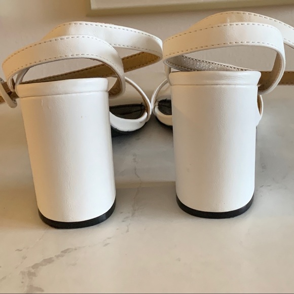 Block heeled sandals in white - Picture 3 of 5